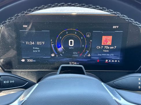 Used 2025 Chevrolet Traverse LT w/ Enhanced Driving Package FWD image 32