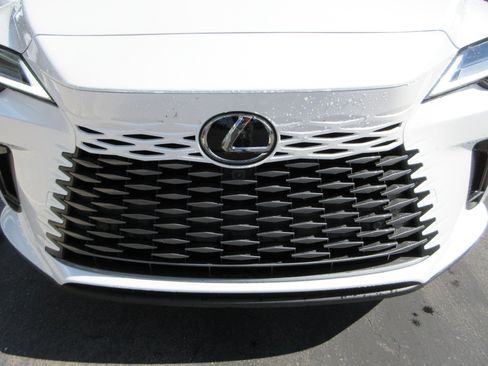 Used 2025 Lexus RX 450h AWD w/ Luxury Package image 15