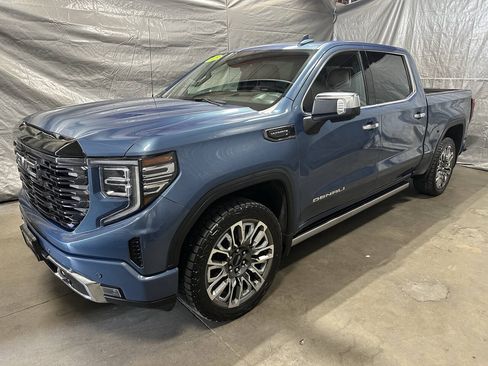 Used 2025 GMC Sierra 1500 Denali Ultimate AWD/4WD image 3