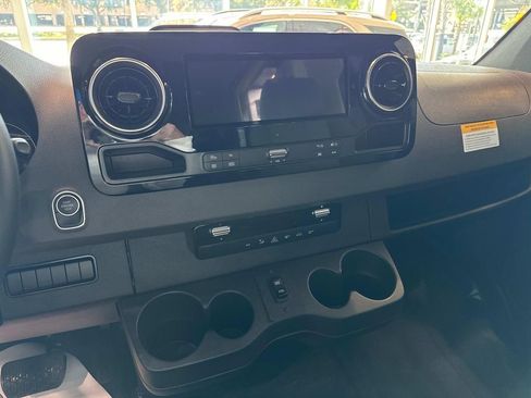Used 2025 Mercedes-Benz Sprinter 3500 image 26
