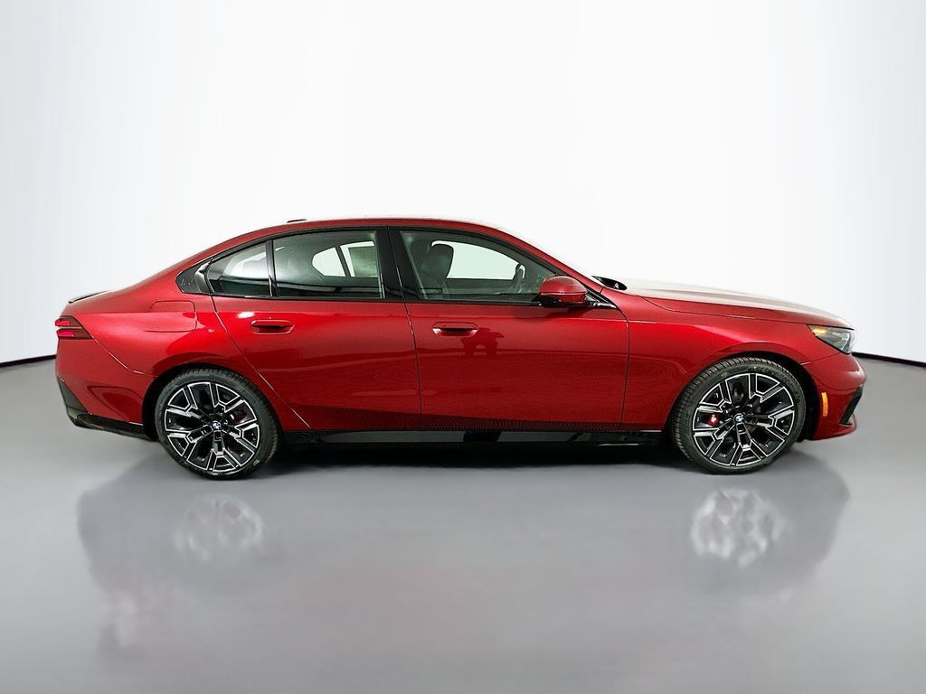 Used 2027 BMW 530i w/ M Sport Package RWD image 4