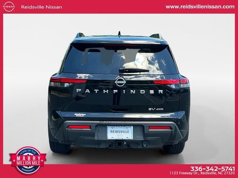Used 2023 Nissan Pathfinder SV w/ SV Premium Package AWD/4WD image 5