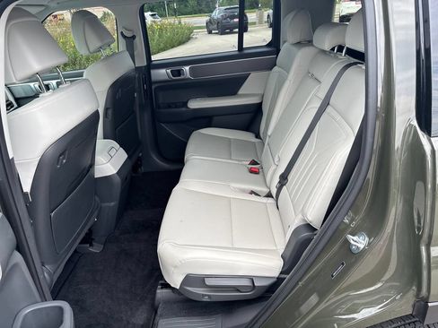 Used 2025 Hyundai Santa Fe SEL FWD image 27