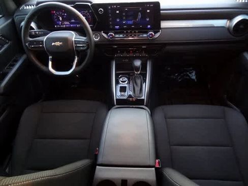 Used 2024 Chevrolet Colorado LT w/ LT Convenience Package image 11