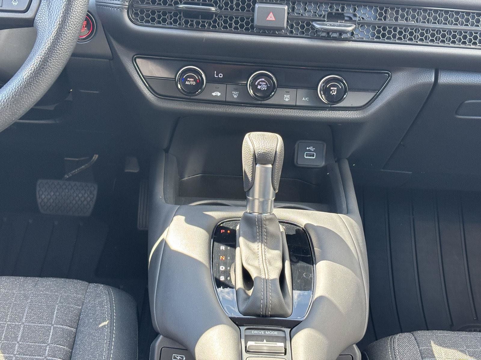 Used 2025 Honda HR-V LX image 13