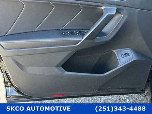 Used 2022 Volkswagen Tiguan SE R-Line image 12