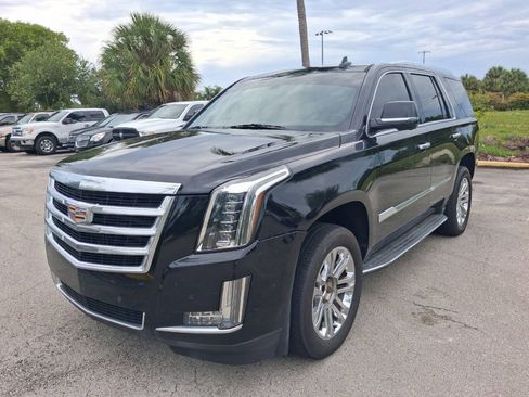 Used 2016 Cadillac Escalade 2WD image 4