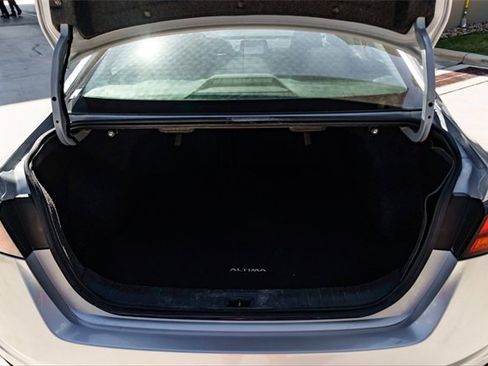 Used 2023 Nissan Altima 2.5 SV image 7