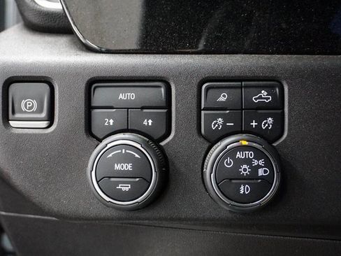 Used 2023 Chevrolet Silverado 1500 LTZ image 27