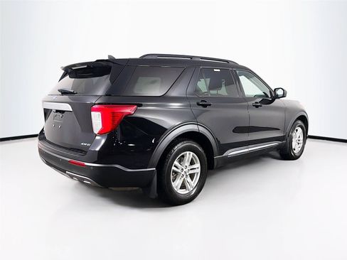 Used 2021 Ford Explorer XLT w/ Equipment Group 202A AWD/4WD image 11