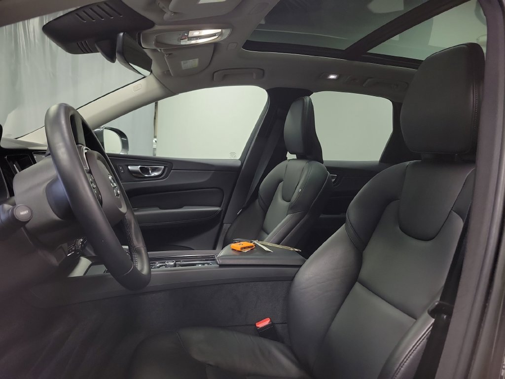 Used 2023 Volvo XC60 T8 Core AWD/4WD image 15