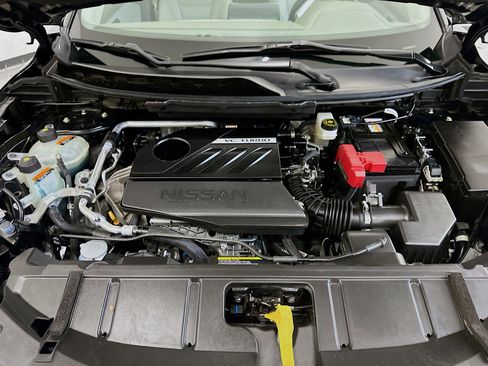 Used 2023 Nissan Rogue SV image 34