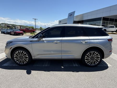 Used 2022 Lincoln Corsair Reserve w/ Equipment Group 201A AWD/4WD image 8