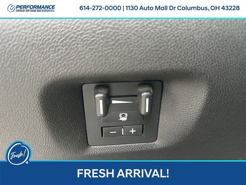 Used 2012 Chevrolet Avalanche LTZ image 17