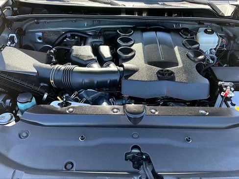 Used 2021 Toyota 4Runner Venture w/ Moonroof Package AWD/4WD image 31