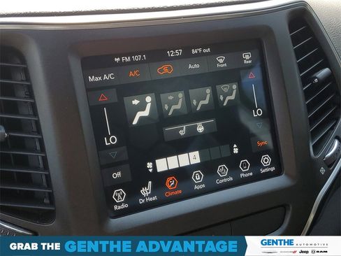 Used 2020 Jeep Cherokee Trailhawk w/ Cold Weather Group image 19