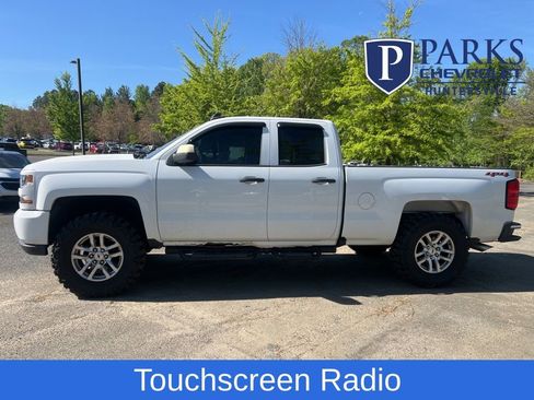 Used 2018 Chevrolet Silverado 1500 Custom w/ Custom Convenience Package image 3