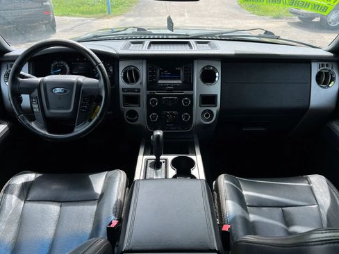 Used 2015 Ford Expedition XLT w/ Equipment Group 201A RWD image 17