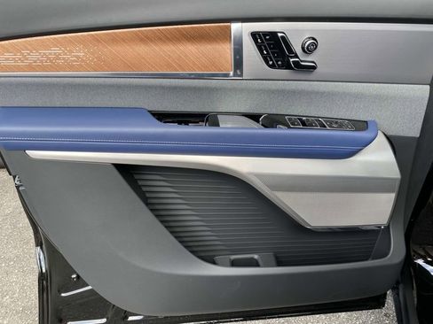 New 2026 Cadillac Vistiq Premium Luxury image 15
