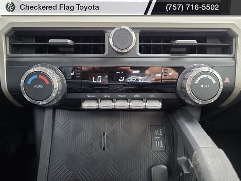 Used 2024 Toyota Tacoma TRD Off-Road image 32