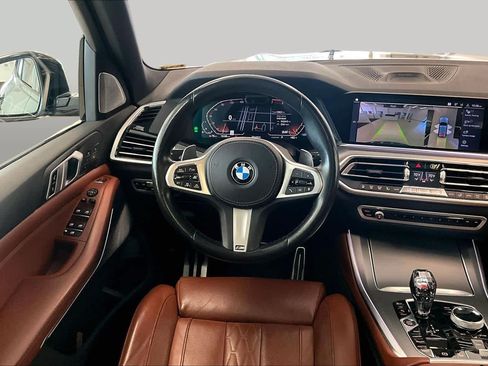 Used 2019 BMW X5 xDrive50i w/ M Sport Package AWD/4WD image 16
