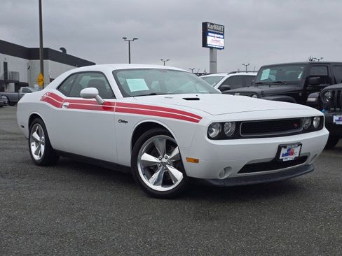 Used 2014 Dodge Challenger R/T image 1