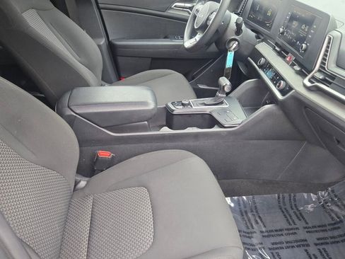 Used 2023 Kia Sportage LX AWD/4WD image 6