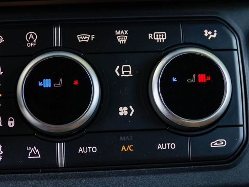 New 2026 Land Rover Defender 110 V8 image 22