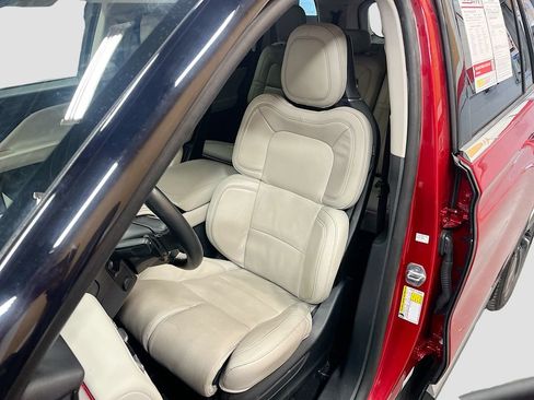 Used 2025 Lincoln Aviator Reserve w/ Equipment Group 201A AWD/4WD image 20