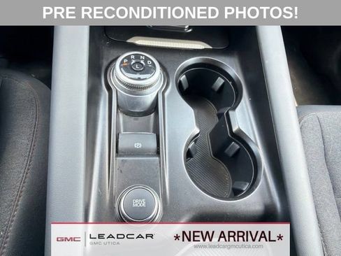 Used 2025 Ford Explorer Active AWD/4WD image 25