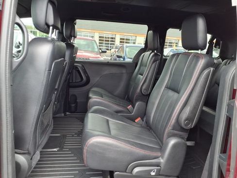 Used 2017 Dodge Grand Caravan GT w/ Safety Sphere Group FWD image 9