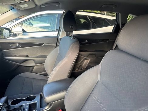 Used 2020 Kia Sorento S FWD image 16