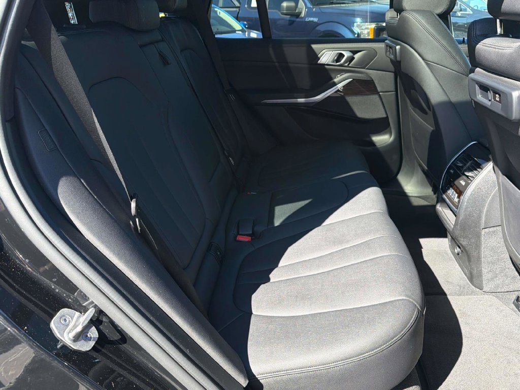 Used 2021 BMW X5 xDrive40i w/ Convenience Package AWD/4WD image 30
