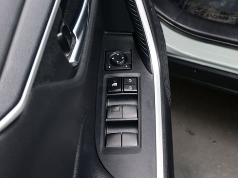 Used 2021 Toyota RAV4 XLE w/ Convenience Package image 10