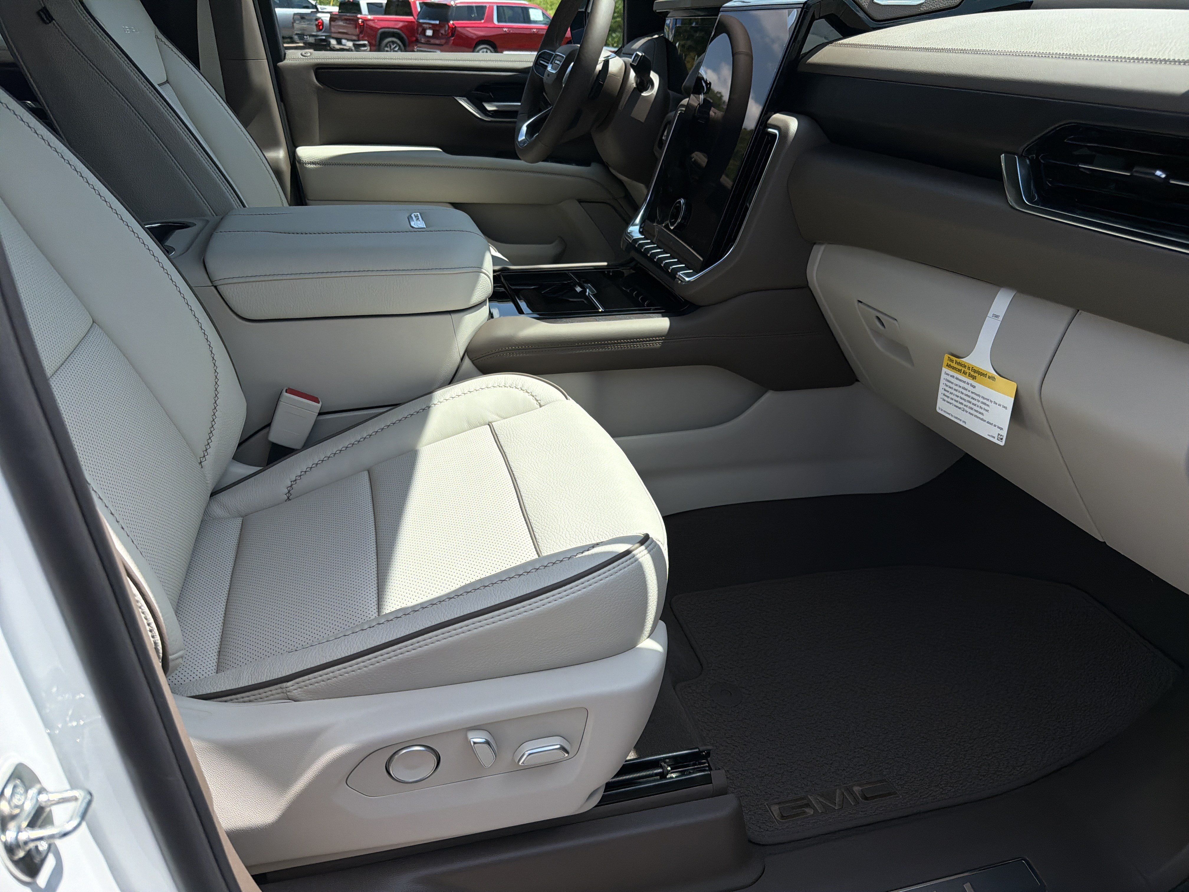 New 2026 GMC Yukon Denali w/ Sun & Power Step Package AWD/4WD image 14