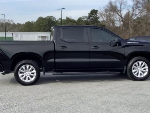 Certified 2025 Chevrolet Silverado 1500 Custom image 2