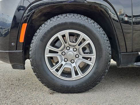 Used 2024 Jeep Wagoneer 4WD image 11