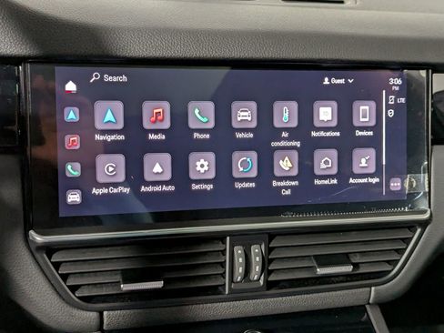 Used 2022 Porsche Cayenne Platinum Edition AWD/4WD image 37