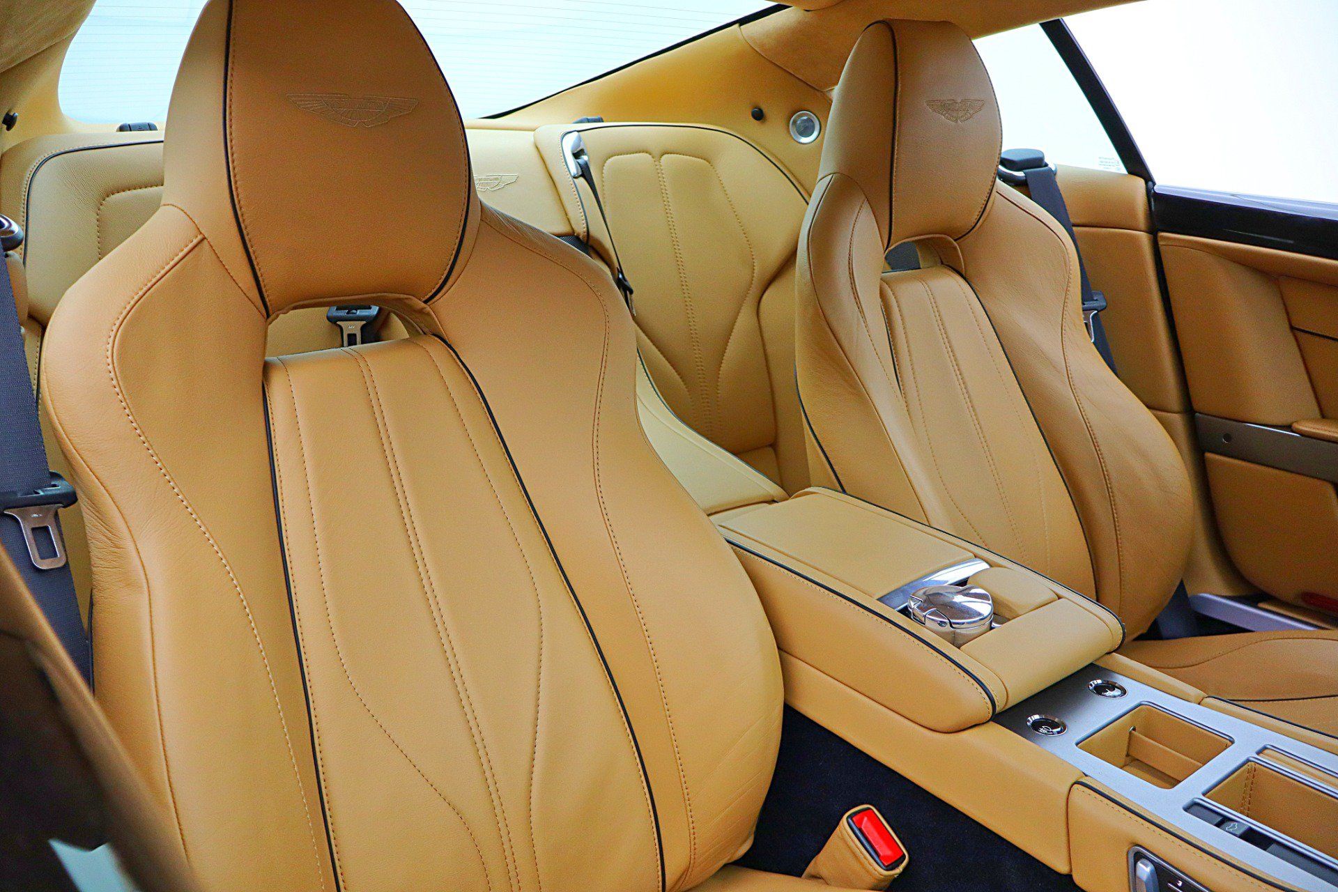 Used 2012 Aston Martin Virage Coupe RWD image 28