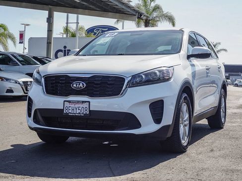 Used 2019 Kia Sorento AWD V6 image 4