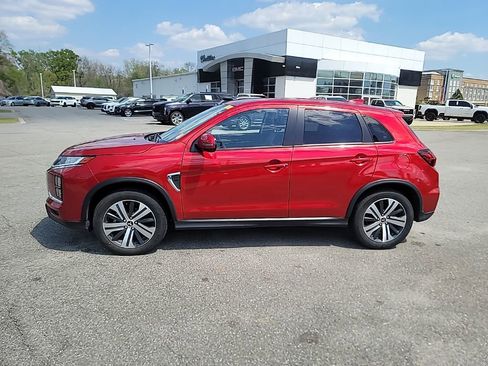 Used 2025 Mitsubishi Outlander Sport SE image 4