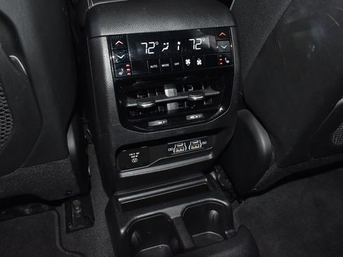 Used 2022 Jeep Grand Cherokee L Overland w/ Luxury Tech Group IV AWD/4WD image 21