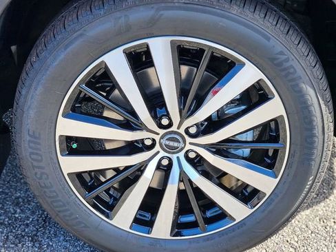 New 2025 Nissan Pathfinder Platinum w/ Cargo Package image 8