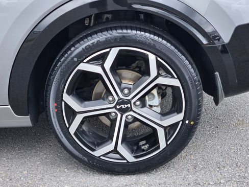 Used 2023 Kia Niro EX Touring FWD image 17