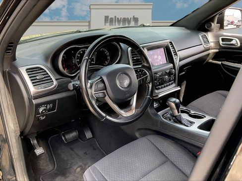 Used 2020 Jeep Grand Cherokee Laredo image 13