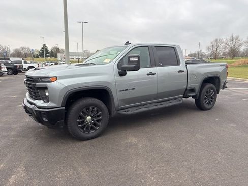 Used 2026 Chevrolet Silverado 2500 Custom w/ Custom Value Package image 2