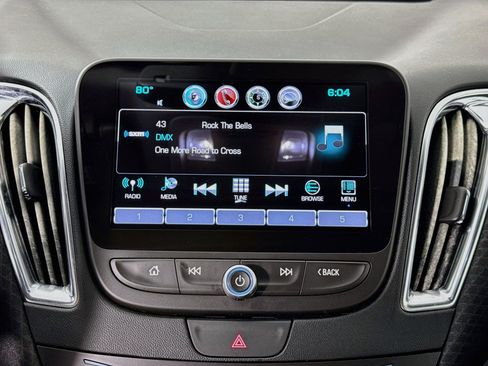 Used 2018 Chevrolet Malibu LT w/ Driver Confidence Package FWD image 14