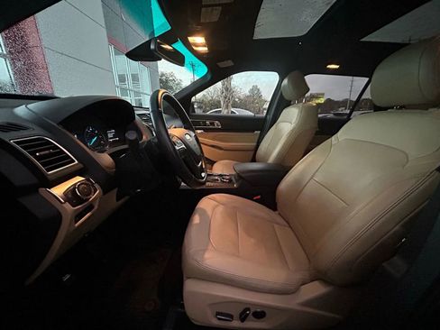 Used 2016 Ford Explorer Limited w/ Equipment Group 301A image 8