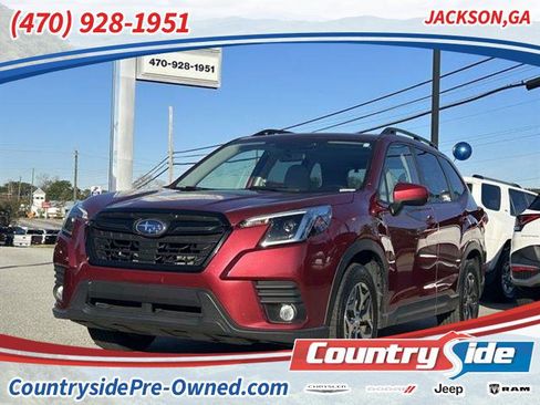 Used 2023 Subaru Forester Premium image 1