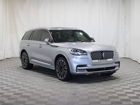 Used 2021 Lincoln Aviator Black Label w/ Class IV Trailer Tow Package image 1